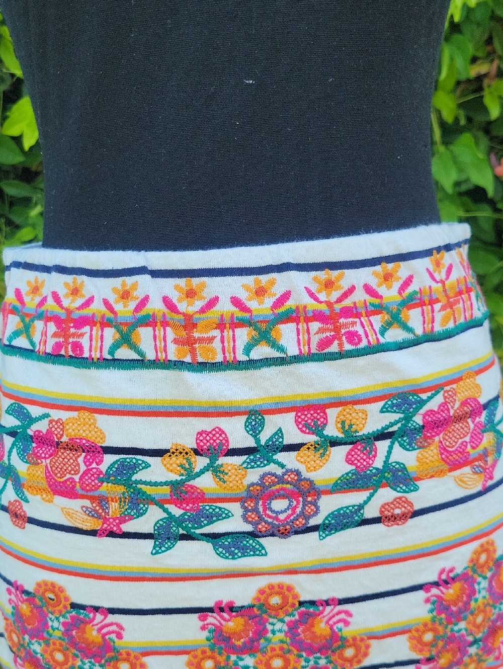 THML Multicolor Embroidered Pencil Skirt Southwest Boho Vibes Sz S - Picture 5 of 16